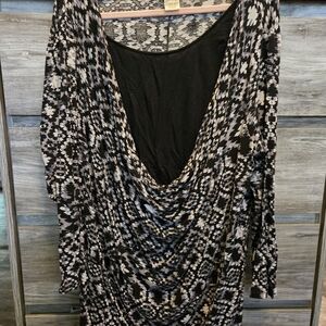 Terra & Sky Black and Gray Patterned Blouse